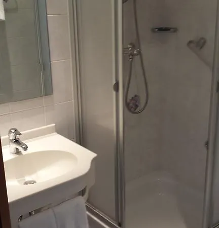 Hotel Pension Garni Hofgarten Hotel 2*