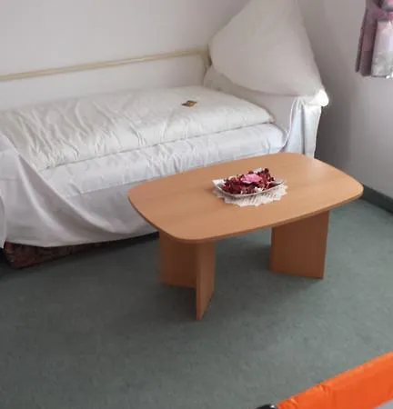Hotel Pension Garni Hofgarten 2*